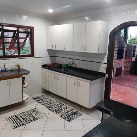 Casa na praia de Itamambuca na cidade de Ubatuba-3